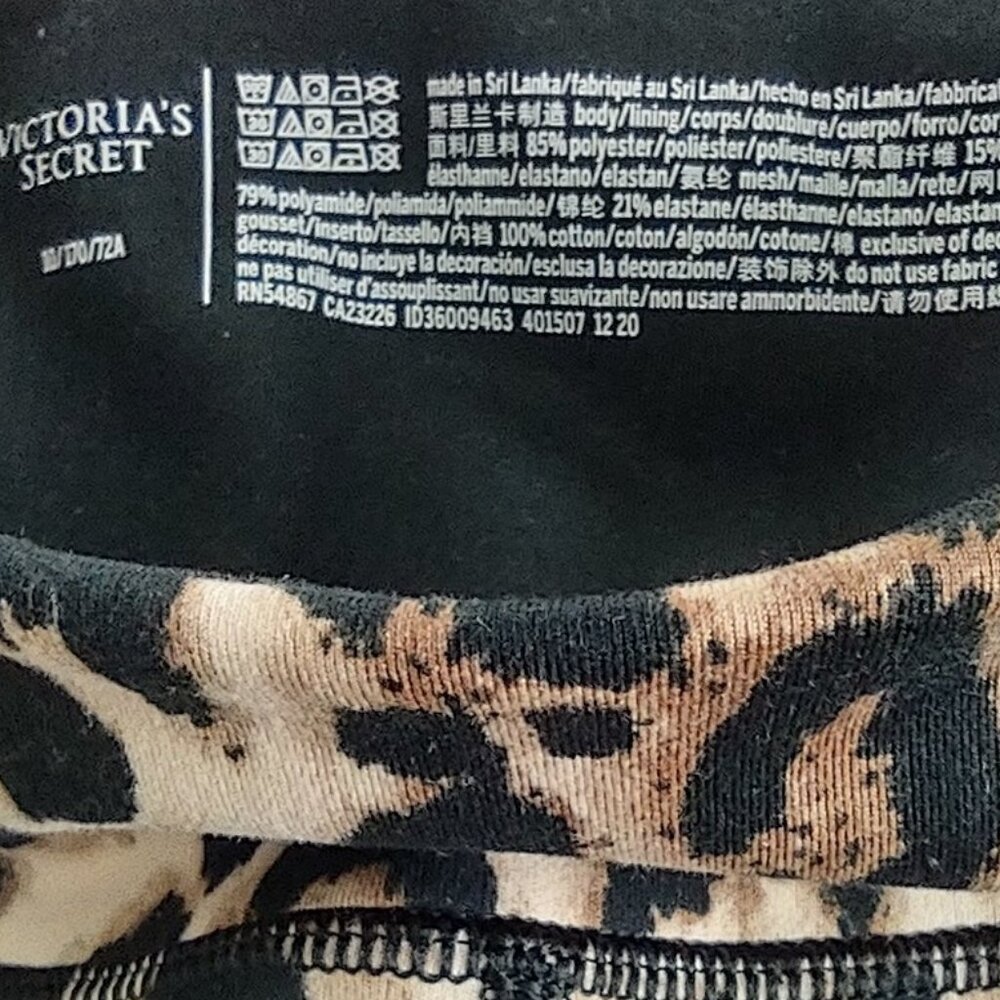 Women's leopard print stretch leggings, Medium. EUC - Picture 3 of 5